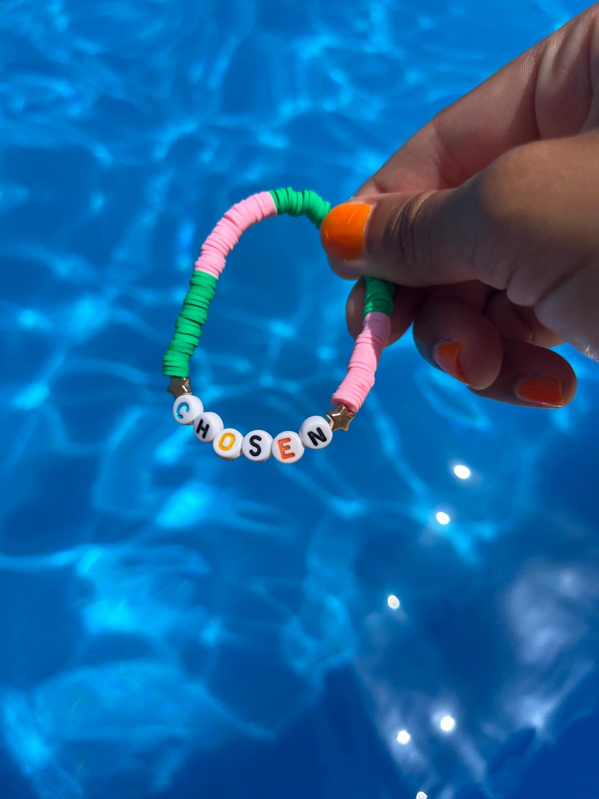 CHOSEN slogan bracelet in green/ pink